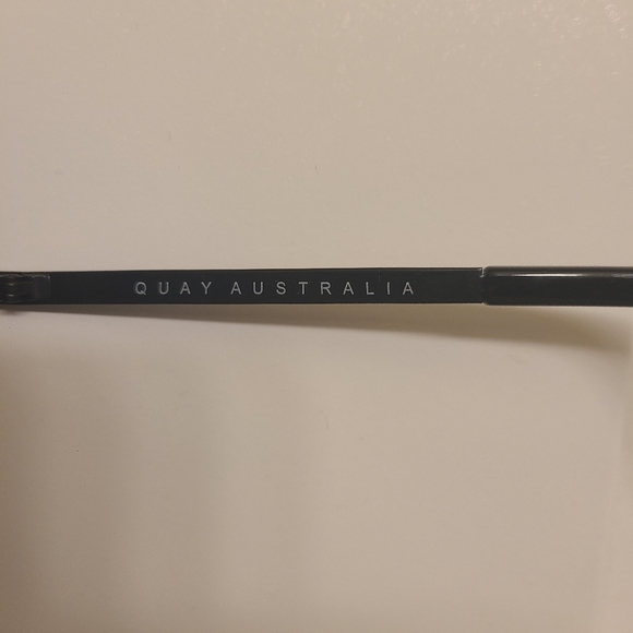 Quay Aviator Sunglasses - Picture 3 of 8